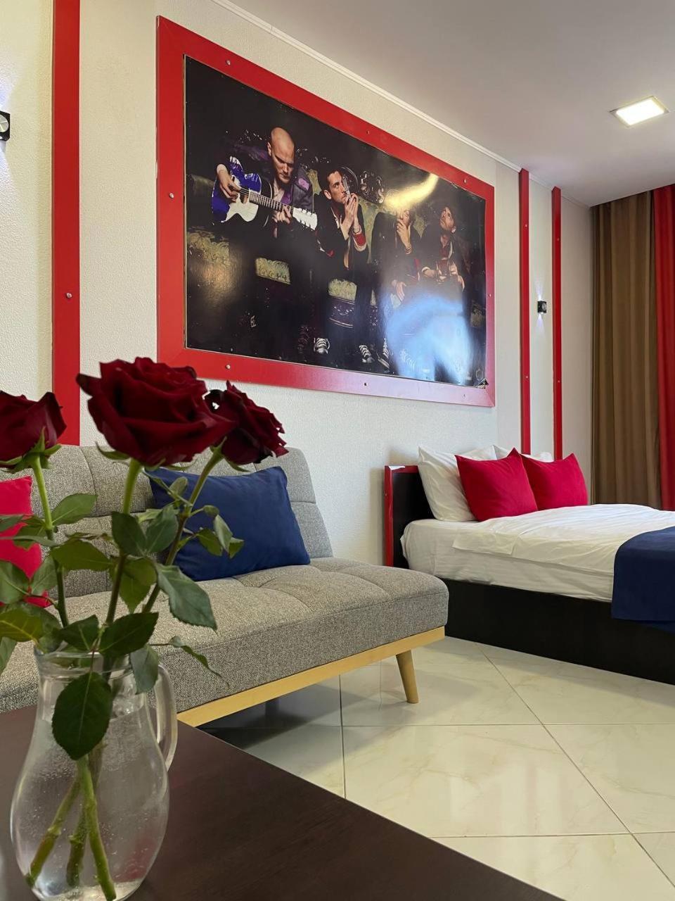 Rock Hotel First Line บาทูมิ ภายนอก รูปภาพ